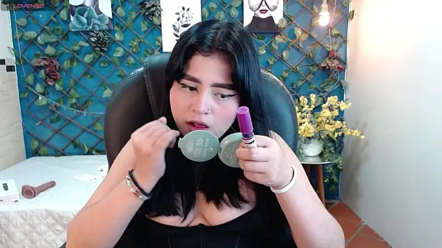 Snapshot of mila_quin chatting on June 28, 2026, 12:00 pm mila quin online show from June 28, 2026, 12:00 pm