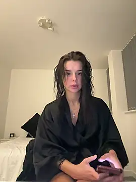 Snapshot of Amberbanxx chatting on April 16, 2026, 10:34 pm Amberbanxx online show from April 16, 2026, 10:34 pm