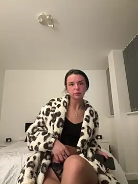 Snapshot of Amberbanxx chatting on March 17, 2026, 9:40 pm Amberbanxx online show from March 17, 2026, 9:40 pm