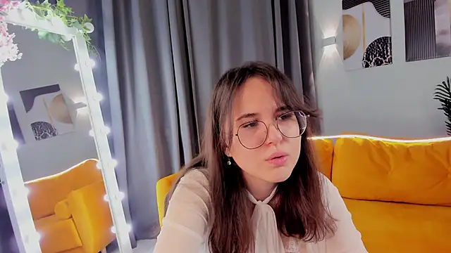 leylamirage online show from April 8, 2026, 12:50 pm