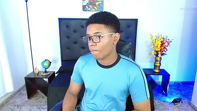 liiam3 online show from April 8, 2026, 8:54 pm