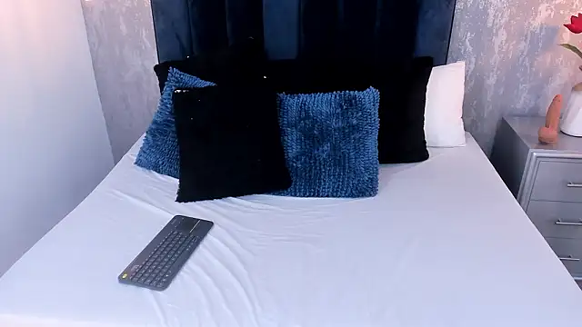 Janna  26 online show from March 10, 2026, 7:51 pm