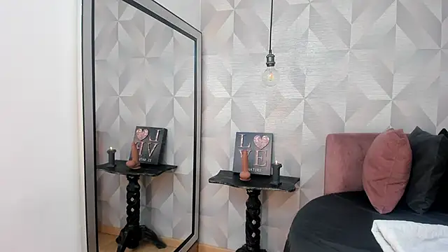 Janna  26 online show from April 14, 2026, 7:52 pm