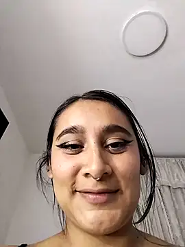 amira moon18 online show from February 20, 2026, 6:26 am