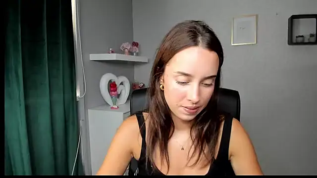 Snapshot of AdeleSolo chatting on July 12, 2026, 1:23 pm AdeleSolo online show from July 12, 2026, 1:23 pm