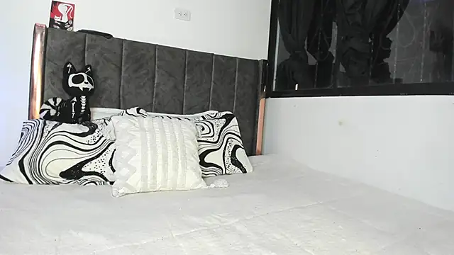 Helldy 666 online show from April 24, 2026, 3:30 am