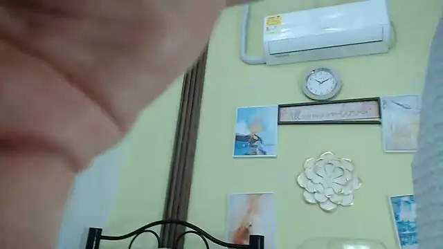 skinnysexy18 online show from June 8, 2026, 6:52 pm