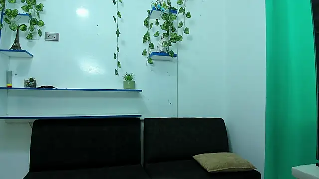 luna sex hot  online show from February 25, 2026, 1:11 pm