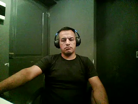 Valenthe26 online show from February 17, 2026, 5:38 am