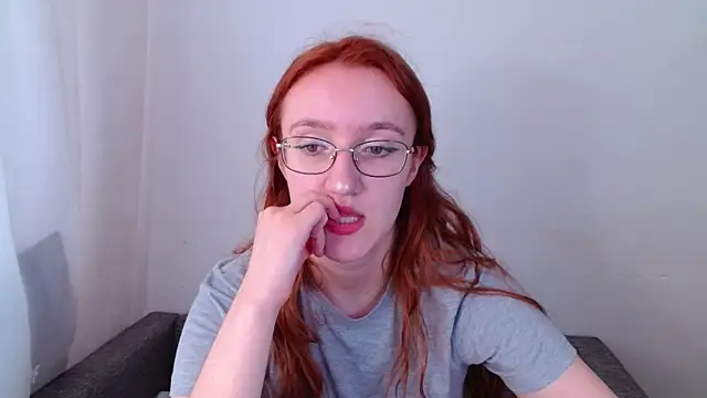 Snapshot of miay_here_ chatting on June 16, 2026, 9:20 am miay here online show from June 16, 2026, 9:20 am