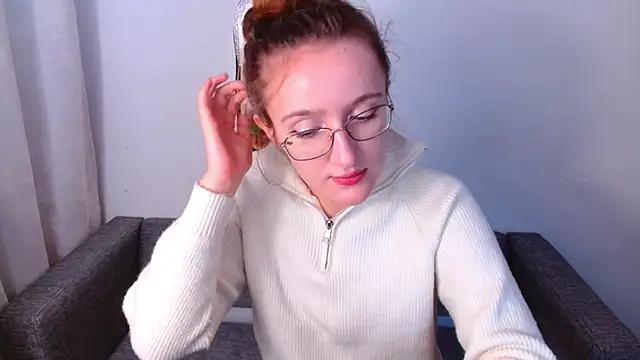 Snapshot of miay_here_ chatting on May 27, 2026, 4:58 pm miay here online show from May 27, 2026, 4:58 pm