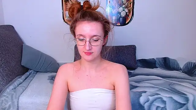Snapshot of miay_here_ chatting on April 17, 2026, 4:54 pm miay here online show from April 17, 2026, 4:54 pm