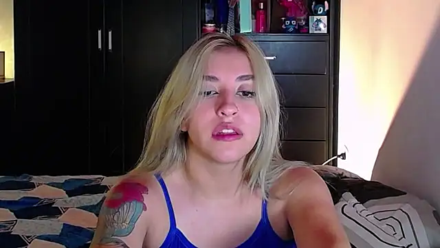 Snapshot of saradiazxxx chatting on March 2, 2026, 8:43 am saradiazxxx online show from March 2, 2026, 8:43 am