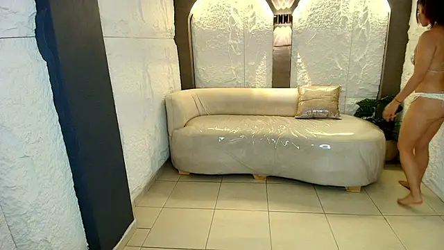 Elizabeth  r online show from February 26, 2026, 3:06 am