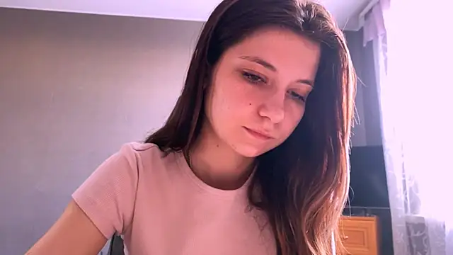 LunnaBliss online show from April 3, 2026, 1:39 pm