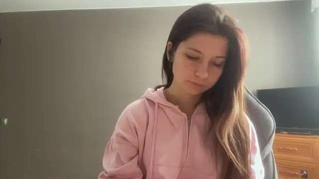 Snapshot of LunnaBliss chatting on February 26, 2026, 8:14 am LunnaBliss online show from February 26, 2026, 8:14 am