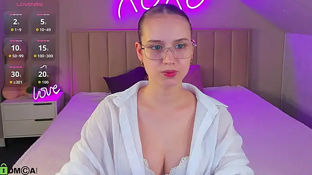Snapshot of Miaa_Hill chatting on June 15, 2026, 10:15 am Miaa Hill online show from June 15, 2026, 10:15 am
