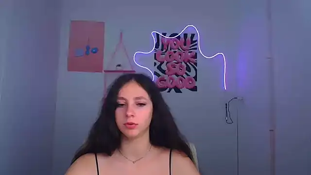 KissMeJulia online show from June 27, 2026, 5:35 am