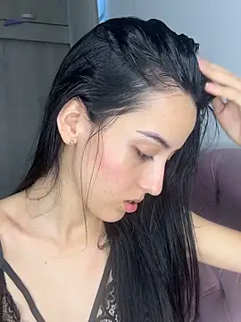 Snapshot of violetta_cutest_ chatting on April 5, 2026, 8:59 pm violetta cutest online show from April 5, 2026, 8:59 pm