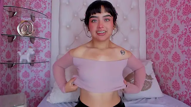 Snapshot of Mai_Rouse chatting on February 18, 2026, 12:34 pm Mai Rouse online show from February 18, 2026, 12:34 pm