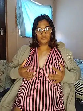 Snapshot of indianstrawberrylips4u chatting on June 1, 2026, 6:46 am indianstrawberrylips4u online show from June 1, 2026, 6:46 am