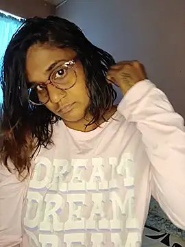 Snapshot of indianstrawberrylips4u chatting on July 3, 2026, 6:20 am indianstrawberrylips4u online show from July 3, 2026, 6:20 am