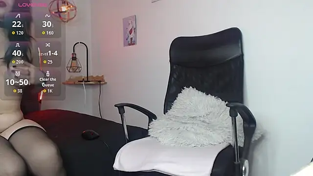 CHERRY DARCK online show from March 16, 2026, 2:43 pm