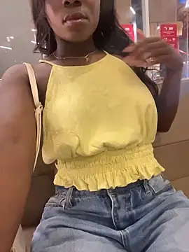 Snapshot of ZarahFerreira chatting on March 25, 2026, 11:58 pm ZarahFerreira online show from March 25, 2026, 11:58 pm