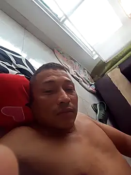 Snapshot of pareja_latina2214 chatting on February 28, 2026, 7:46 pm pareja latina2214 online show from February 28, 2026, 7:46 pm