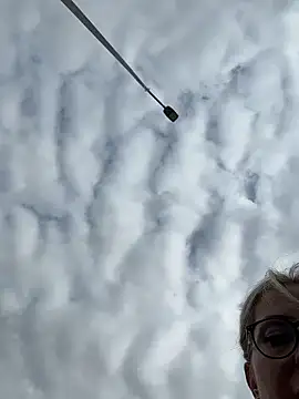 LisaMurr online show from April 15, 2026, 11:38 am