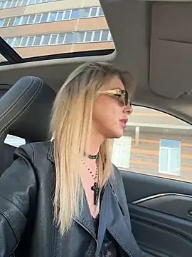 LisaMurr online show from March 27, 2026, 1:45 pm