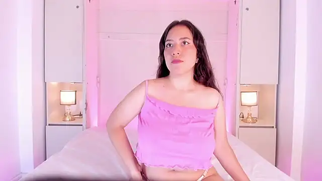 Snapshot of ElaRey_ chatting on February 24, 2026, 12:28 pm ElaRey online show from February 24, 2026, 12:28 pm