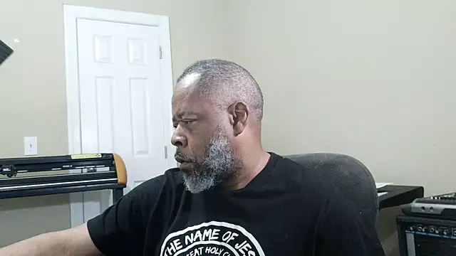 Cleozevo1961 online show from March 18, 2026, 3:57 pm