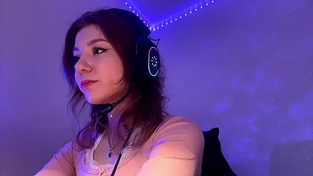 Snapshot of aera_elese chatting on February 18, 2026, 9:50 am aera elese online show from February 18, 2026, 9:50 am