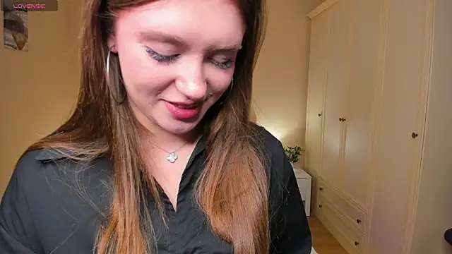 Snapshot of Lana_Set chatting on February 24, 2026, 3:35 pm Lana Set online show from February 24, 2026, 3:35 pm