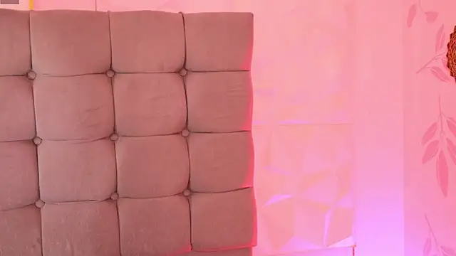 Snapshot of AmyKiss_ chatting on March 9, 2026, 12:41 pm AmyKiss online show from March 9, 2026, 12:41 pm