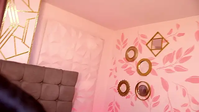 Snapshot of AmyKiss_ chatting on March 13, 2026, 12:32 pm AmyKiss online show from March 13, 2026, 12:32 pm