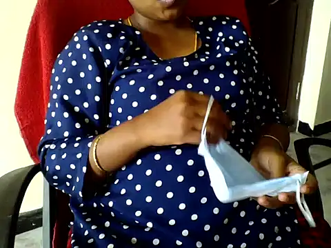Snapshot of Angel_honeybear_143 chatting on June 30, 2026, 8:36 am Angel honeybear 143 online show from June 30, 2026, 8:36 am