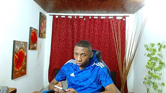 Snapshot of milo018 chatting on April 30, 2026, 10:03 pm milo018 online show from April 30, 2026, 10:03 pm