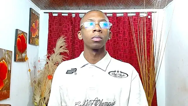 Snapshot of milo018 chatting on February 18, 2026, 9:28 am milo018 online show from February 18, 2026, 9:28 am