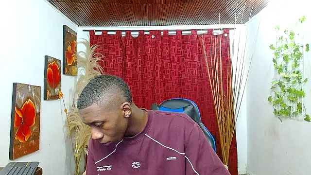 Snapshot of milo018 chatting on February 22, 2026, 7:22 am milo018 online show from February 22, 2026, 7:22 am