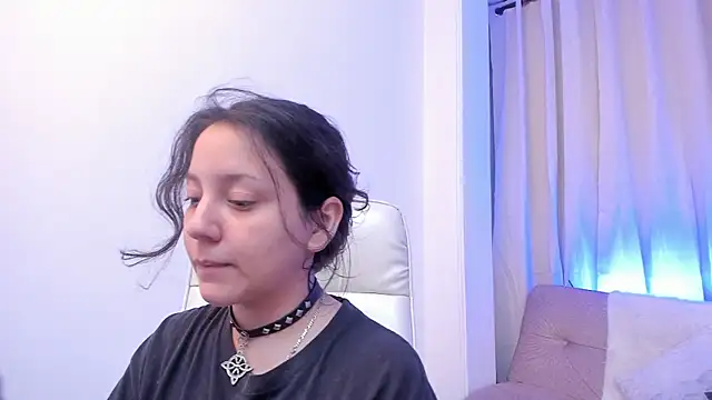 Snapshot of Chloe_Noire chatting on April 7, 2026, 12:40 pm Chloe Noire online show from April 7, 2026, 12:40 pm