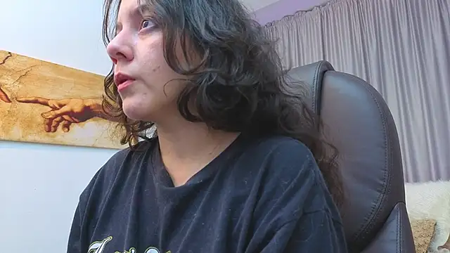 Snapshot of Chloe_Noire chatting on March 13, 2026, 12:21 pm Chloe Noire online show from March 13, 2026, 12:21 pm