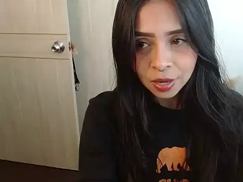 Snapshot of Pauliha chatting on February 25, 2026, 5:02 pm Pauliha online show from February 25, 2026, 5:02 pm