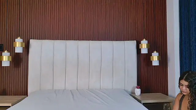 Snapshot of Lorenn_Sweet chatting on April 14, 2026, 12:21 pm Lorenn Sweet online show from April 14, 2026, 12:21 pm