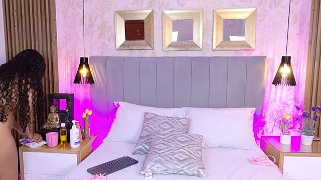 Snapshot of Lorenn_Sweet chatting on March 5, 2026, 12:46 pm Lorenn Sweet online show from March 5, 2026, 12:46 pm