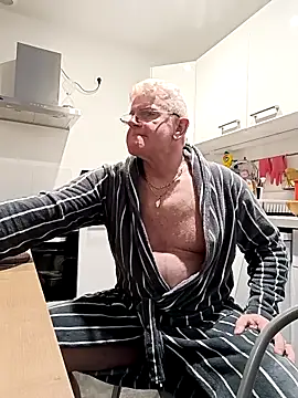 olivbisoumis online show from February 26, 2026, 6:57 am