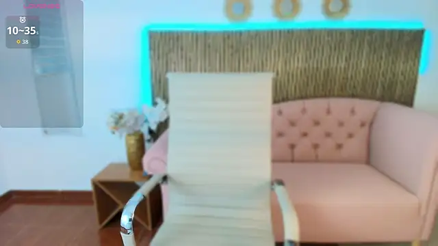 Snapshot of Nadia_Privee chatting on February 28, 2026, 6:07 pm Nadia Privee online show from February 28, 2026, 6:07 pm