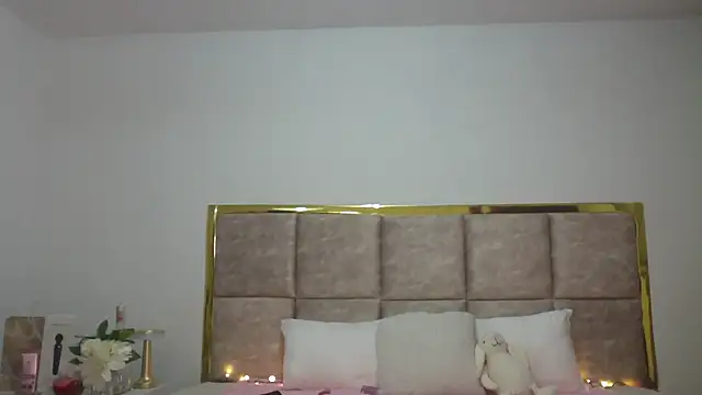 RebecaPalmer online show from March 15, 2026, 5:36 am