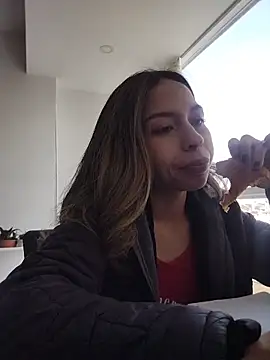 Snapshot of LuuluBerry chatting on March 29, 2026, 3:02 pm LuuluBerry online show from March 29, 2026, 3:02 pm